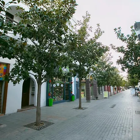 Classic 2 Bedroom Apartment Next To Metro - Marousi-3